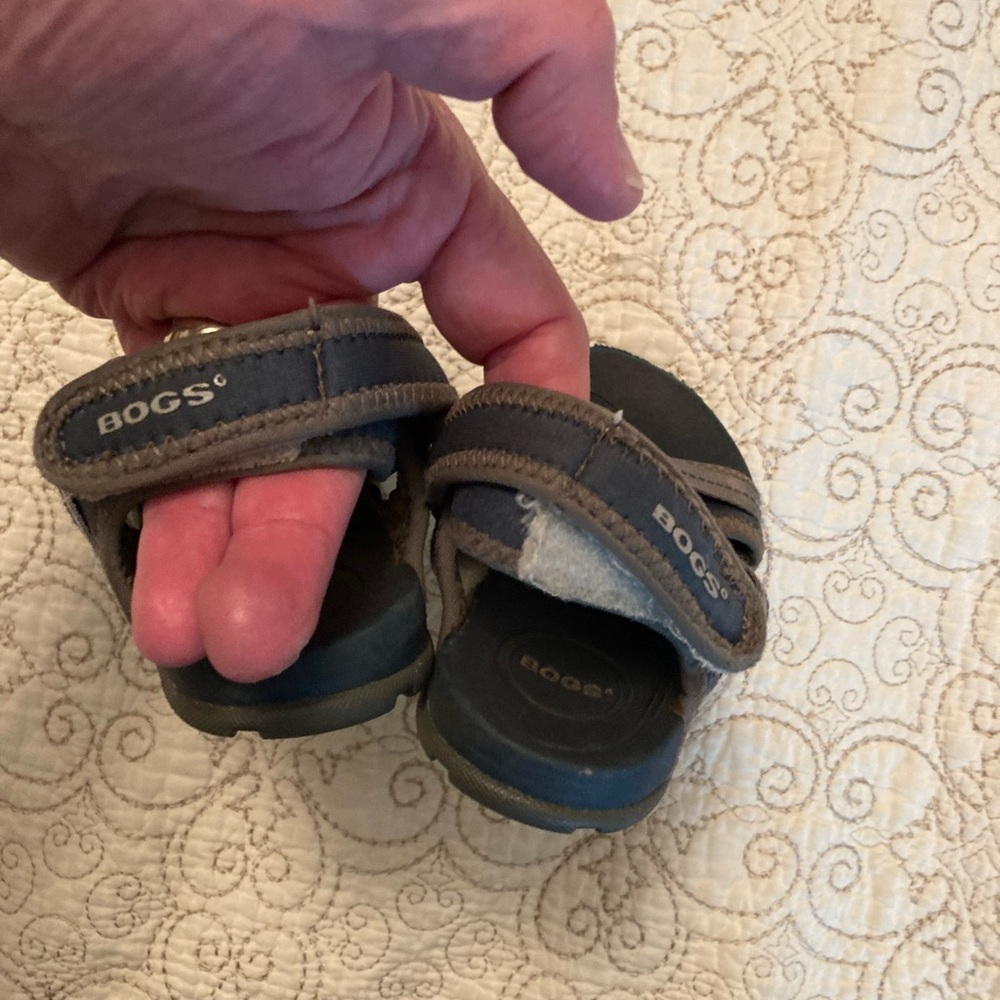 Bogs sandals - Picture 2 of 3